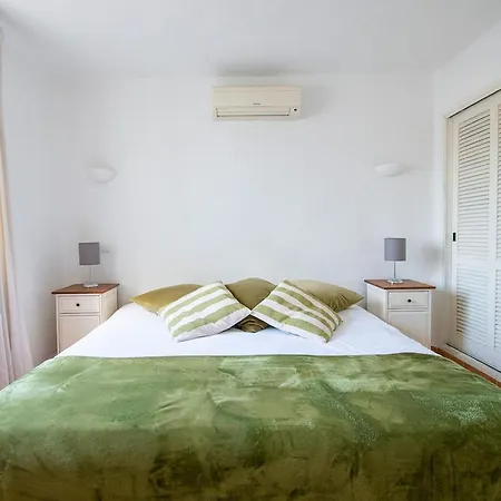 C63 C63 Quinta Do Paraiso Карвоейру